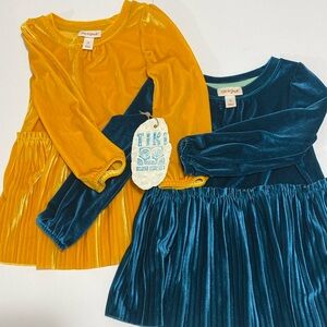 Girls 3T Bundle Long Sleeve Velvet Tunic Pleated Soft Dresses Gold and Emerald